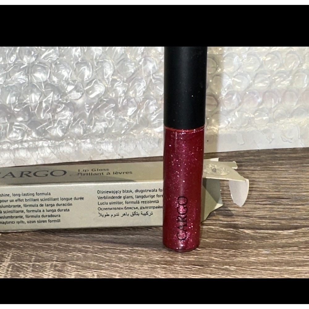 Cargo Lip Gloss Madrid Shimmer Long Lasting Dazzling Shine glossy lips‎